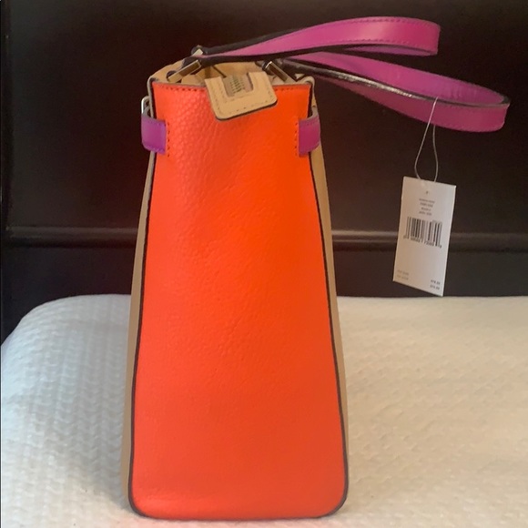 Handbag - Picture 3 of 4